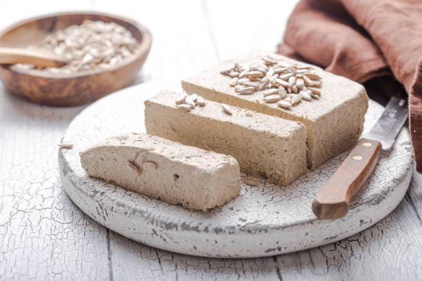 تصویر 4 از حلوا ارده سنتی کنجدی با طعمی اصیل و انرژی زا
